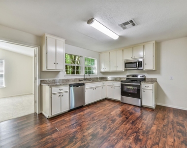 809 Chestnut Street - Photo Thumbnail 6