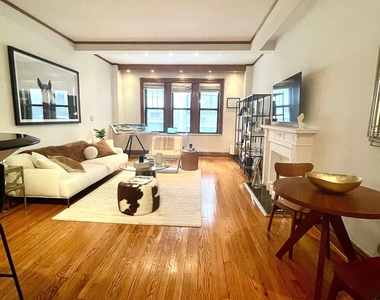 West 58th Street - Photo Thumbnail 5