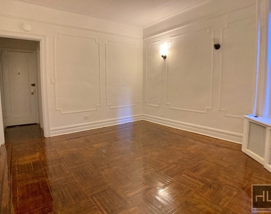 East 88 Street - Photo Thumbnail 2