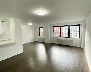 East 89th Street - Photo Thumbnail 1