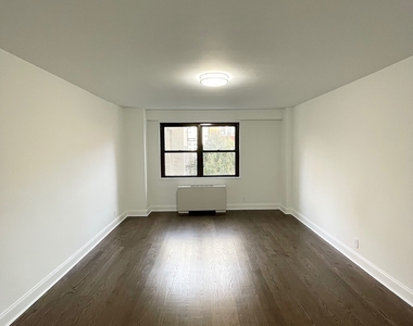 East 89th Street - Photo Thumbnail 9