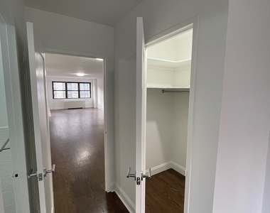 East 89th Street - Photo Thumbnail 20