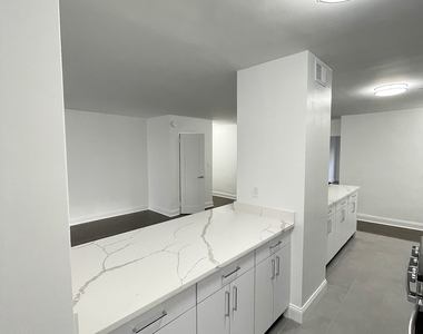 East 89th Street - Photo Thumbnail 17