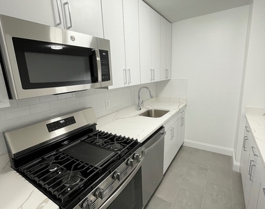 East 89th Street - Photo Thumbnail 21