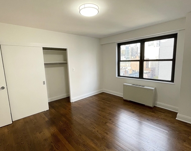 East 89th Street - Photo Thumbnail 13