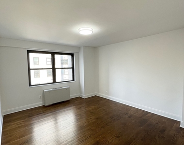 East 89th Street - Photo Thumbnail 12