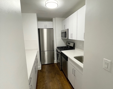 East 89th Street - Photo Thumbnail 16