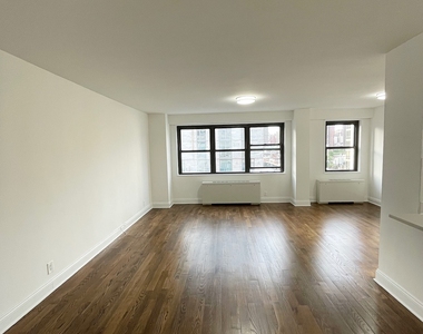 East 89th Street - Photo Thumbnail 1