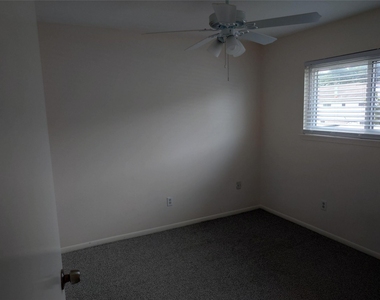 7934 Grow Lane - Photo Thumbnail 17