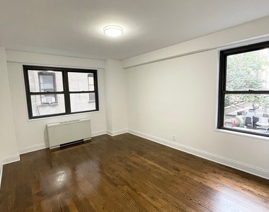 East 89th Street - Photo Thumbnail 5