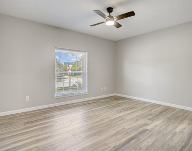 10403 Stockman Lane - Photo Thumbnail 11
