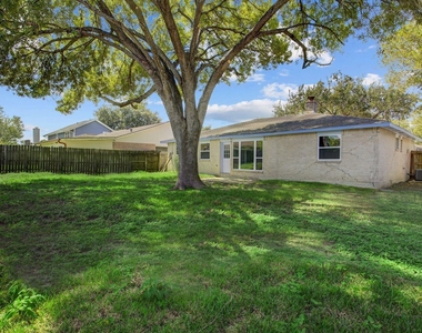 10403 Stockman Lane - Photo Thumbnail 17