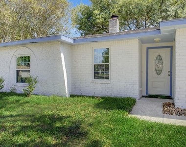 10403 Stockman Lane - Photo Thumbnail 9