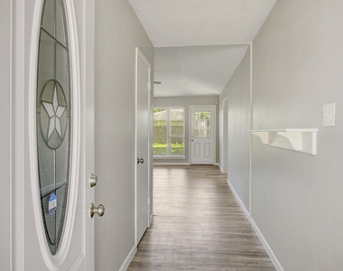 10403 Stockman Lane - Photo Thumbnail 3