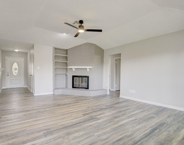 10403 Stockman Lane - Photo Thumbnail 2