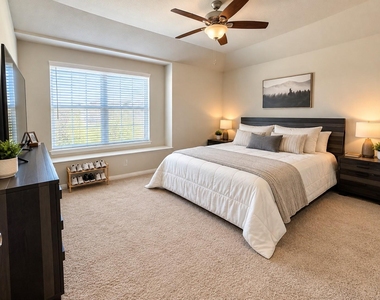 2927 Orchid Ranch Drive - Photo Thumbnail 12