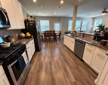 2927 Orchid Ranch Drive - Photo Thumbnail 10