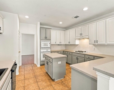 2845 Martina Drive - Photo Thumbnail 3