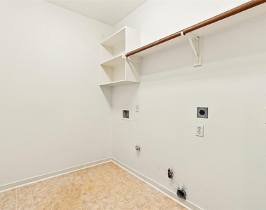 2845 Martina Drive - Photo Thumbnail 24