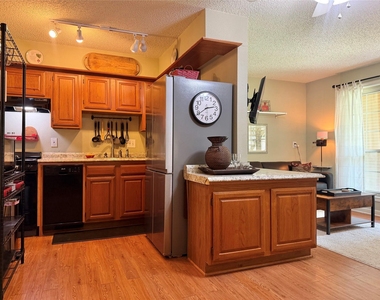 1311 Antoine Drive - Photo Thumbnail 4