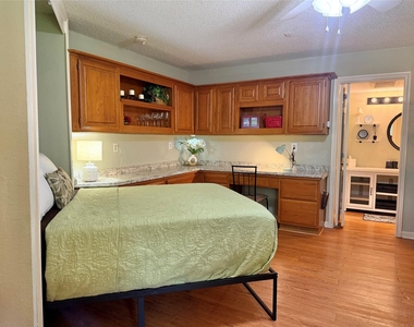 1311 Antoine Drive - Photo Thumbnail 6