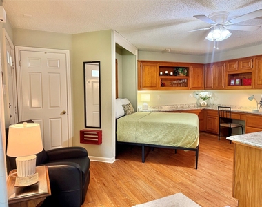 1311 Antoine Drive - Photo Thumbnail 5