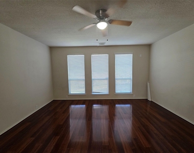 3051 Providence Oak Street - Photo Thumbnail 16