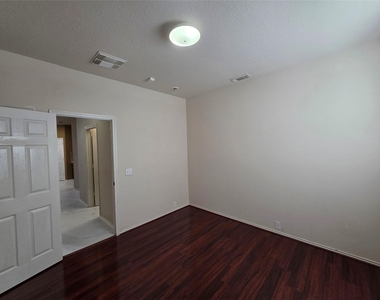 3051 Providence Oak Street - Photo Thumbnail 27