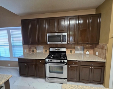 3051 Providence Oak Street - Photo Thumbnail 8
