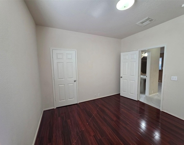 3051 Providence Oak Street - Photo Thumbnail 28