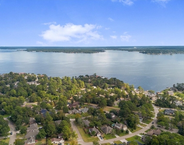 12111 Brightwood Drive - Photo Thumbnail 13
