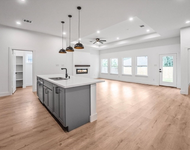 12111 Brightwood Drive - Photo Thumbnail 23