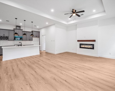 12111 Brightwood Drive - Photo Thumbnail 35