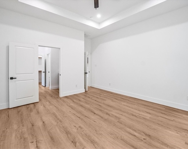 12111 Brightwood Drive - Photo Thumbnail 38