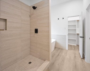 12111 Brightwood Drive - Photo Thumbnail 40