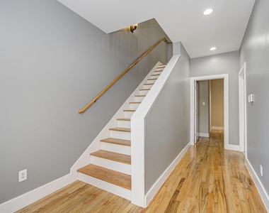 4410 Spencer Street - Photo Thumbnail 4