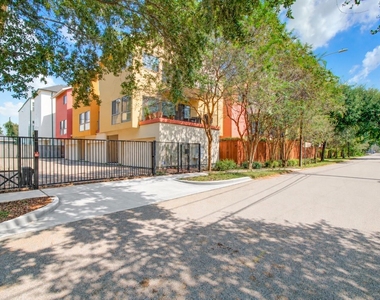 4410 Spencer Street - Photo Thumbnail 3