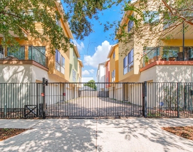 4410 Spencer Street - Photo Thumbnail 2