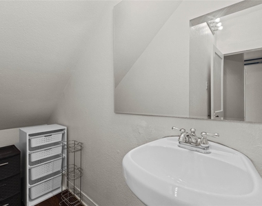 2511 Whitney - Photo Thumbnail 15