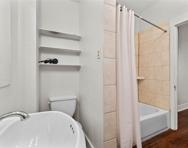 2511 Whitney - Photo Thumbnail 16