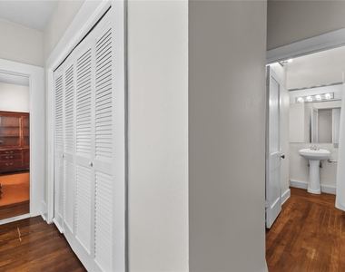 2511 Whitney - Photo Thumbnail 13