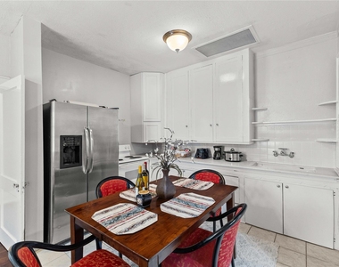 2511 Whitney - Photo Thumbnail 18