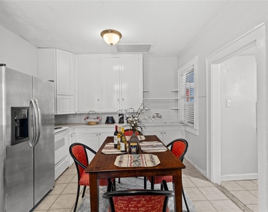 2511 Whitney - Photo Thumbnail 17