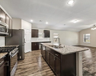 111 Valiant Ridge Trail - Photo Thumbnail 2