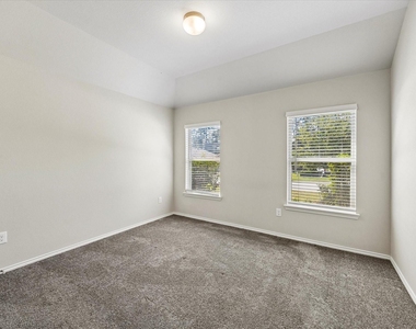 111 Valiant Ridge Trail - Photo Thumbnail 9