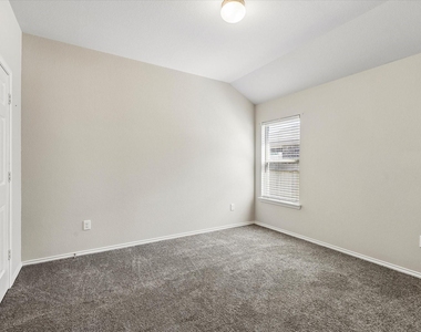 111 Valiant Ridge Trail - Photo Thumbnail 11