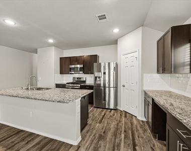 111 Valiant Ridge Trail - Photo Thumbnail 3