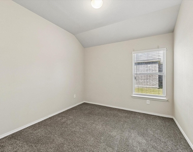 111 Valiant Ridge Trail - Photo Thumbnail 10