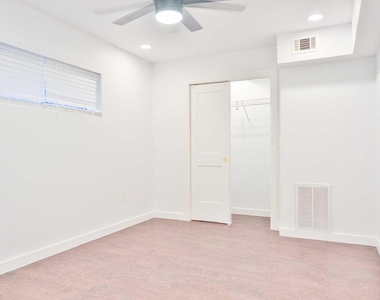 219 Marshall Street - Photo Thumbnail 6
