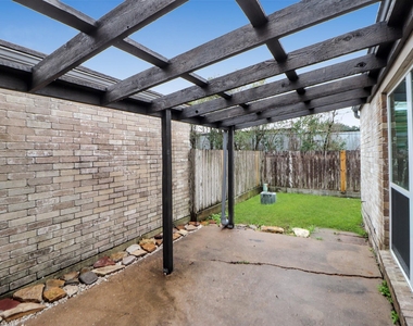 12154 Stone West Drive - Photo Thumbnail 16